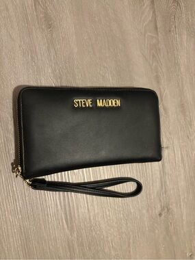 Steve Madden Black Zip-Around Wristlet with Gold Logo